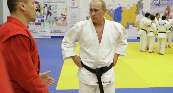 Путин после международных встреч в Сочи вечером планирует выйти на татами