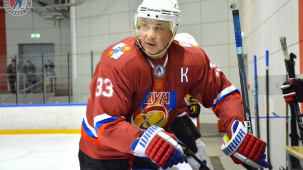 Игорь Дугин: Сорок пять лет с игрой связан. Всю жизнь! У меня же сын в КХЛ играет за «Трактор»...