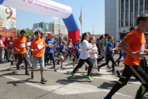 Более 350 спортсменов со всей России приняли участие в забеге в Анапе