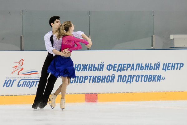 В СОЧИ ЮНЫЕ ФИГУРИСТЫ РАЗЫГРЫВАЮТ МЕДАЛИ ВСЕРОССИЙСКИХ СОРЕВНОВАНИЙ