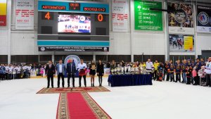 Настоящий парад! 3000 зрителей на Ночной Лиге! 30 команд на следующий сезон. Это Рязанская область, «центр любительского хоккея»