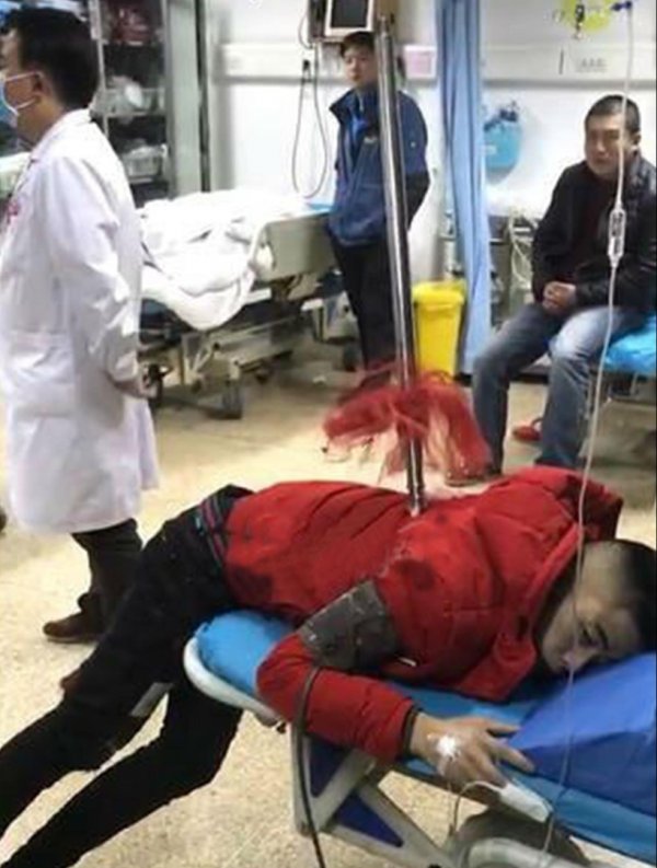 Американский легкоатлет напоролся на копьё во время тренировки