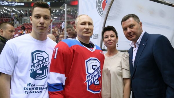 Игорь Бахмутов: «Гала-Матч удался. После него Владимир Владимирович напутственно сказал: «Так держать!»