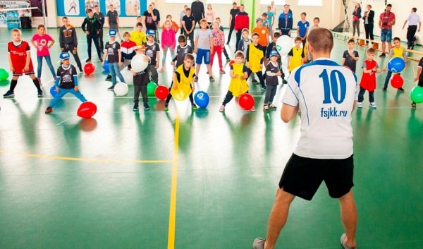 Старт десятого сезона серии Energy Volley: благотворительный матч «Чемпионы – детям»