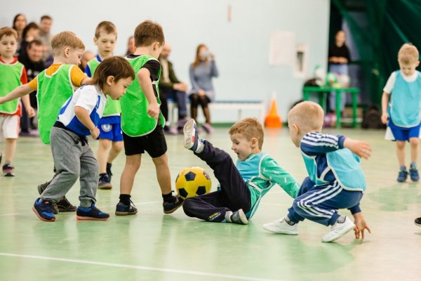 Со скольки лет можно отдать ребёнка в футбол