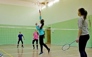 Занятия бадминтоном для ребят с какого возраста стоит начать заниматься, какую пользу они могут принести?