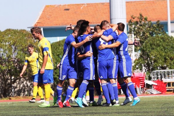 В полуфинале футбольного студенческого Чемпионата Европы Россия сильнее хозяев!