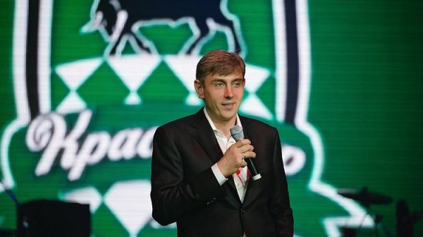 «Вы делаете очень круто, буду за вас переживать»: Галицкий поговорил с Шароновым после матча