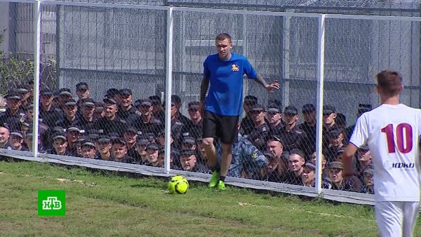 Команда Кокорина и Мамаева одержала победу над профессионалами в колонии