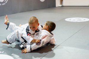 Стоит ли вашему ребенку начать заниматься джиу-джитсу?