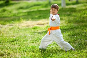 Соперничество между детьми: инструкция для родителей