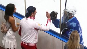 «А забил просто: меня выкатили на пятак, шайба после броска удачно отскочила, и я по ней попал. Чудом»
