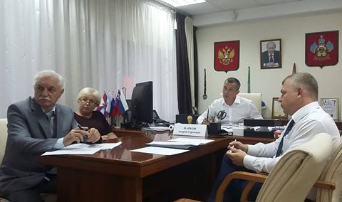 Министр спорта Кубани Андрей Марков вместе со своим заместителем Вячеславом Никитиным участвуют в экономическом форуме регионов России