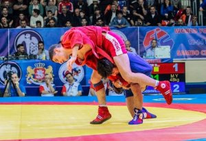 Золотую награду соревнований по самбо завоевала спортсменка из Краснодара