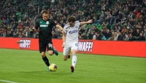 Футбольный клуб «Краснодар» и футбольный клуб «Оренбург» завершили свой матч ничьей