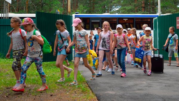 Ребенок просит забрать его из спортивного лагеря
