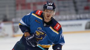 Защитник Денис Александров намерен покинуть хоккейный клуб «Сочи» и вернутся в СКА