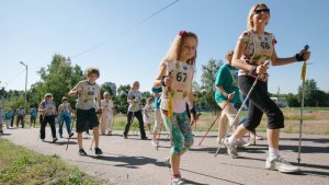 Скандинавская ходьба: со скольки лет, и какая польза