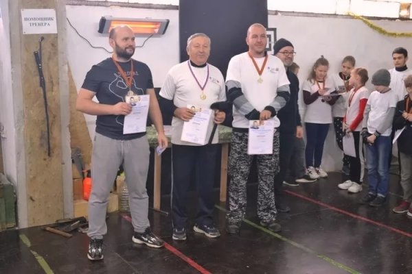 В Новороссийске провели турнир по метанию ножа