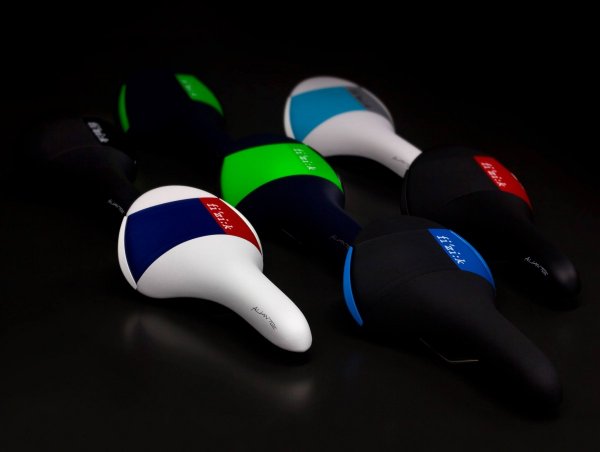 Fizik выпустили командные версии культового седла Aliante