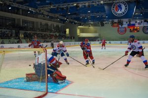 Хоккеисты собрали 2 000 000 рублей детям-инвалидам на благотворительном матче в Сочи