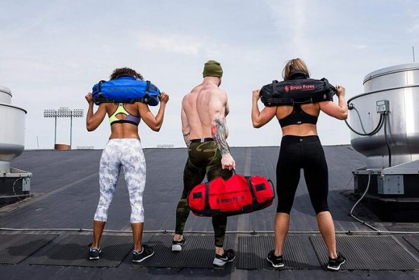 Sandbag: особенности, упражнения, тренировки