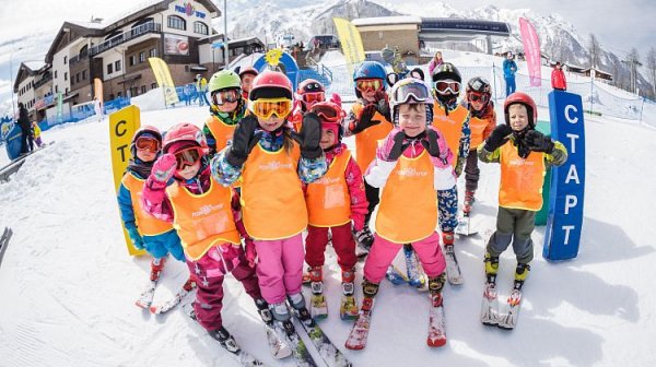 В горах Сочи прошли детские соревнования по фристайлу