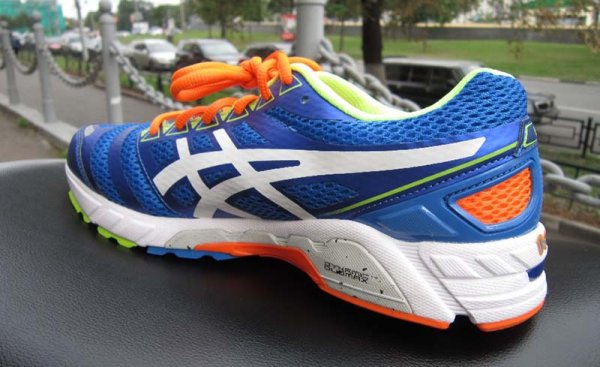 Обзор кроссовок Asics Gel-DS Trainer 18