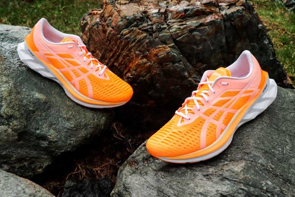 ASICS Novablast